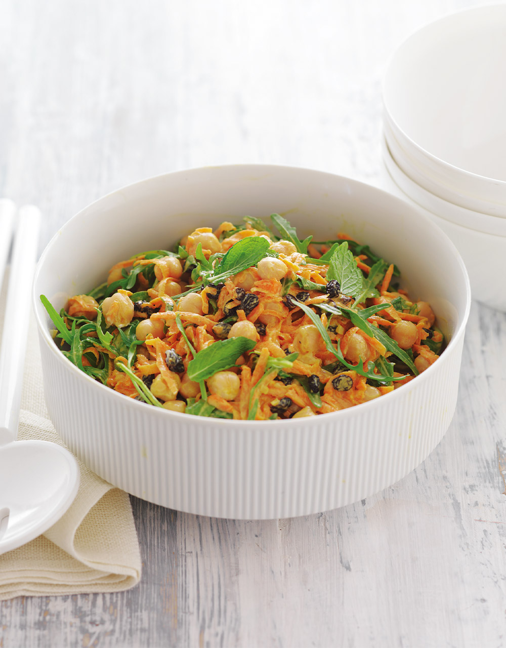 Carrot, rocket & spiced chickpea salad