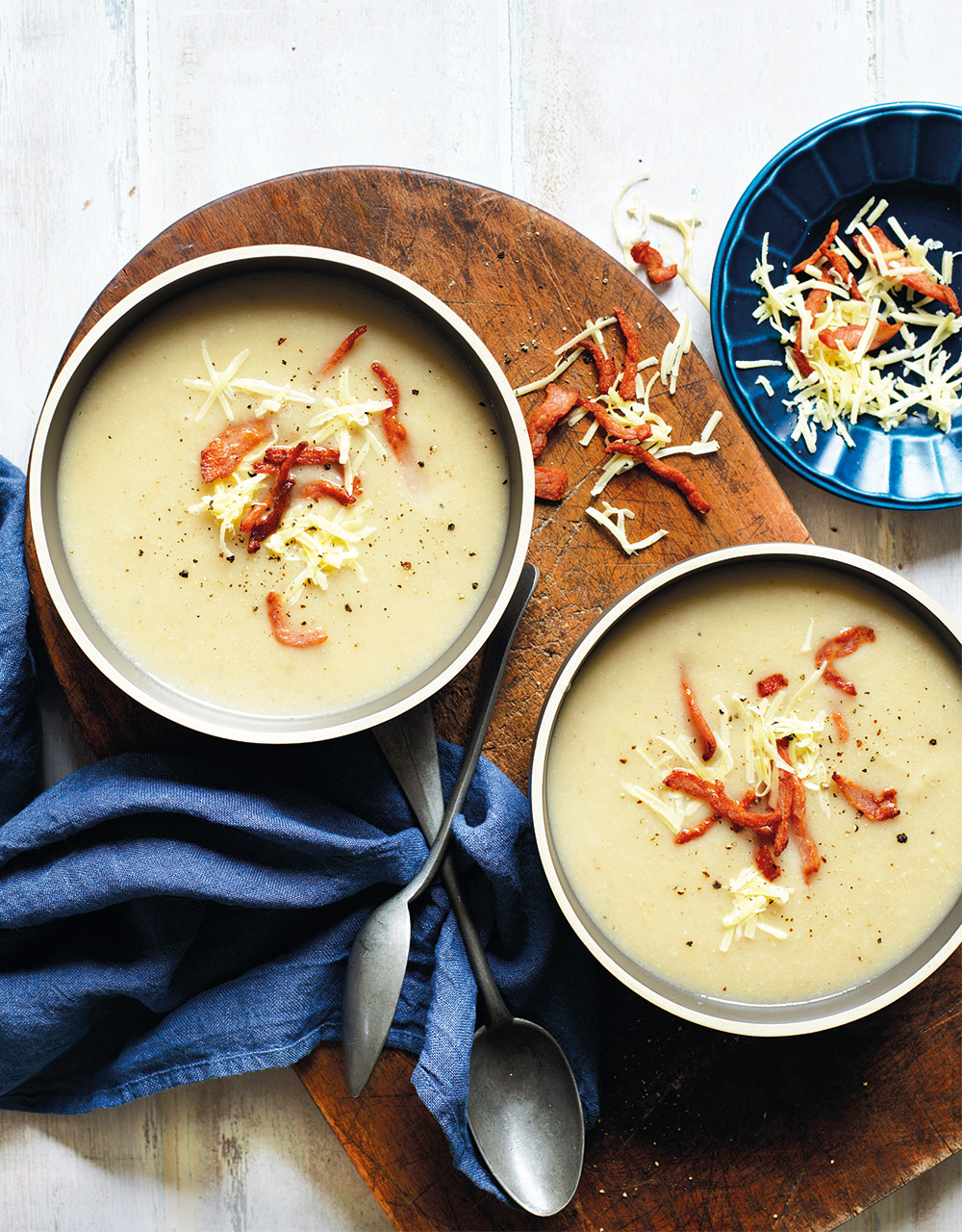 Cauliflower, leek & bacon soup
