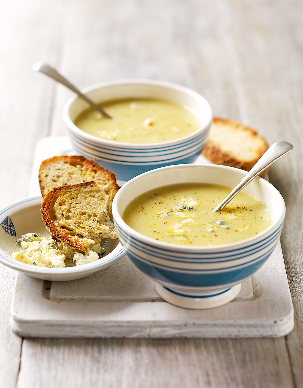 Tasty Creamy Celery & Blue Cheese Soup