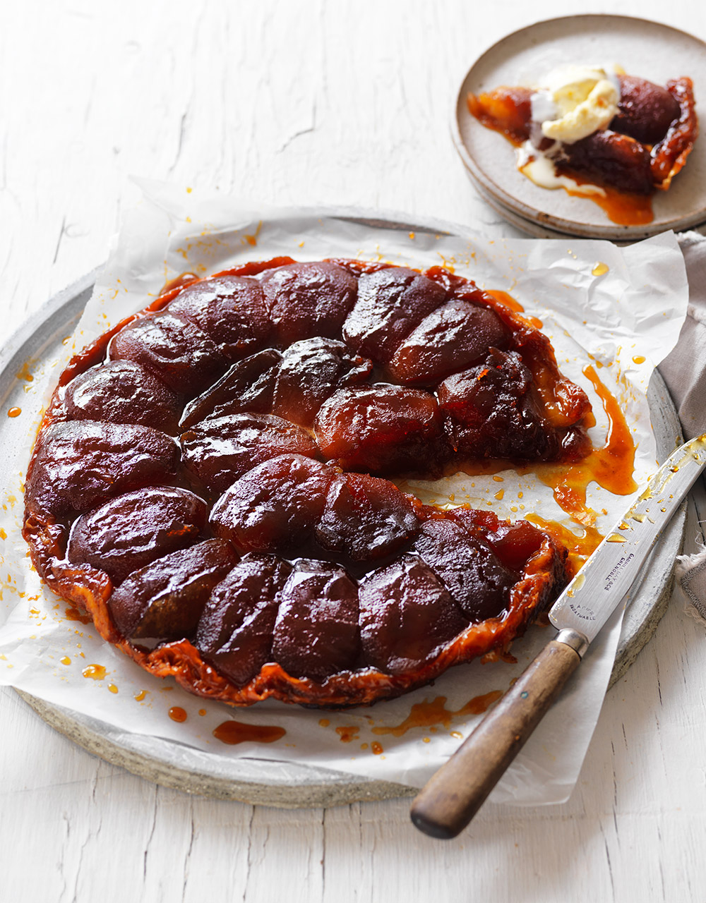 Salted caramel apple tarte tartin